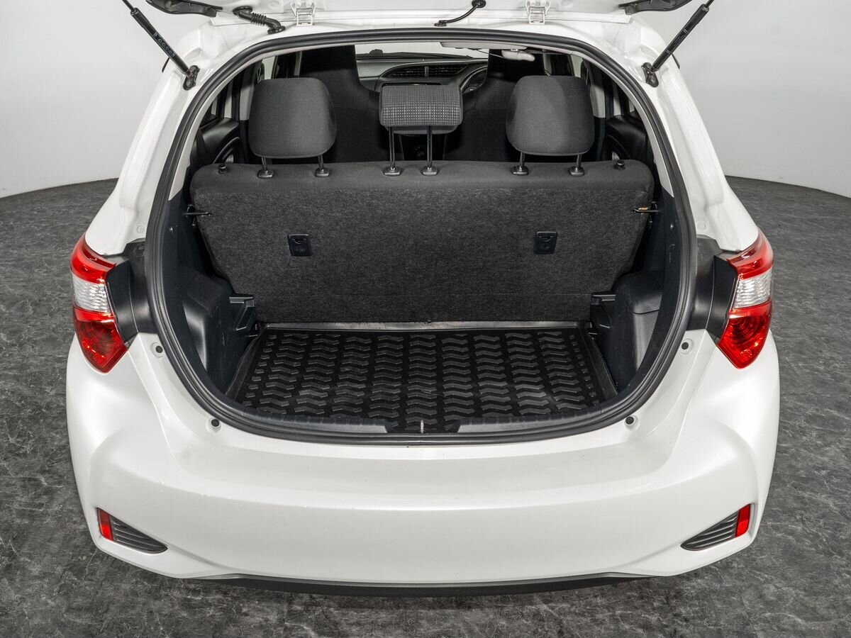 Toyota Vitz 2019 - фото автомобиля