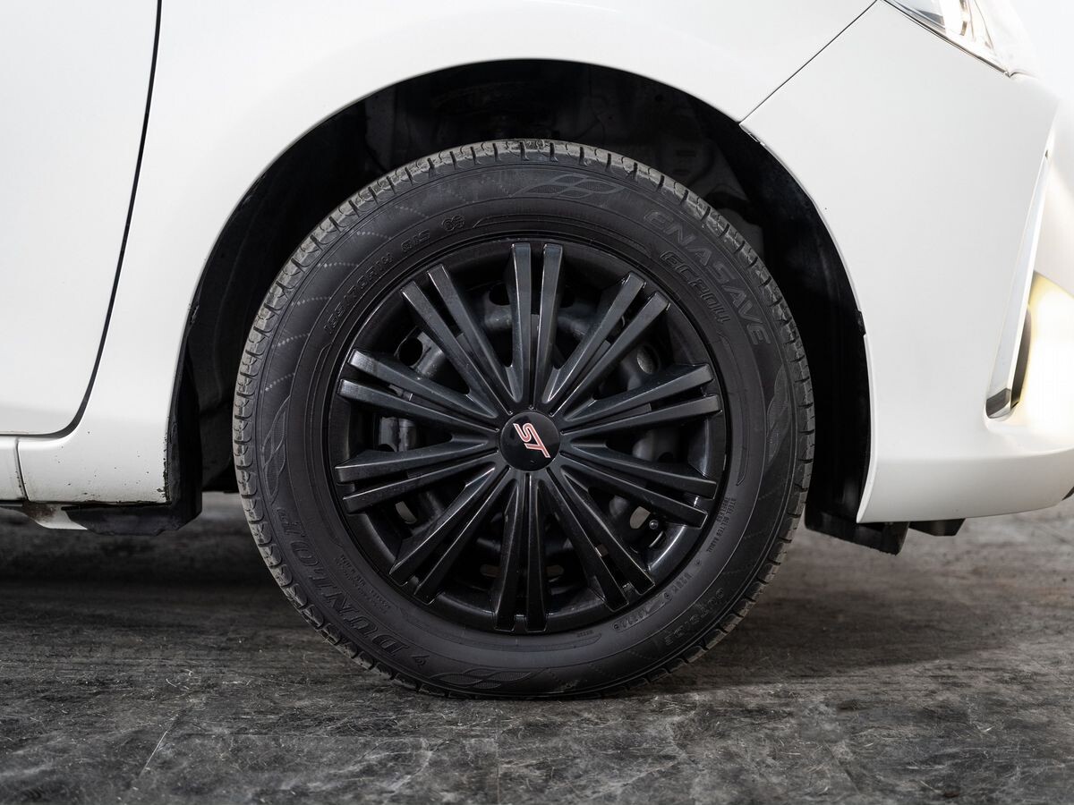 Toyota Vitz 2019 - фото автомобиля