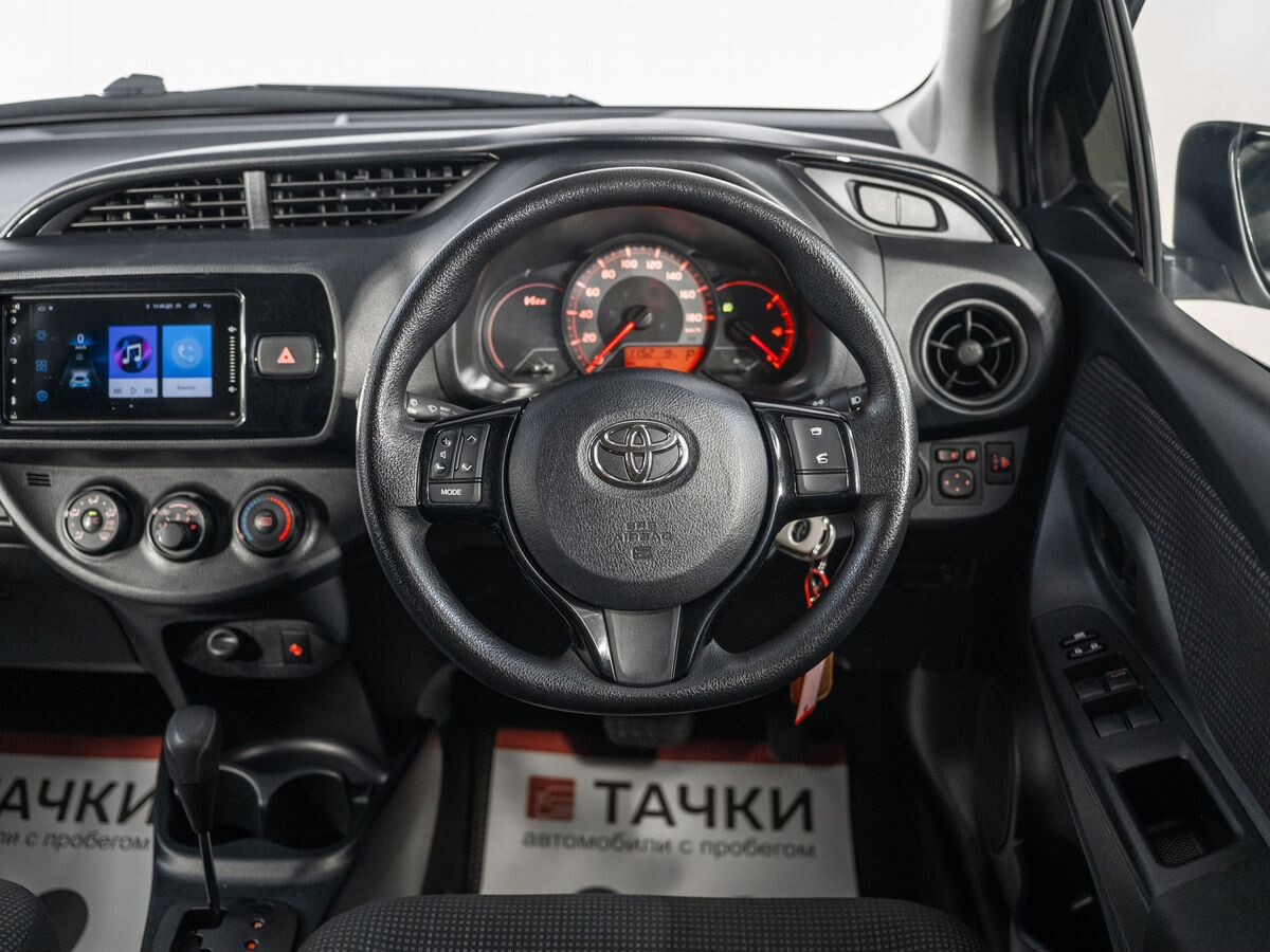 Toyota Vitz 2019 - фото автомобиля