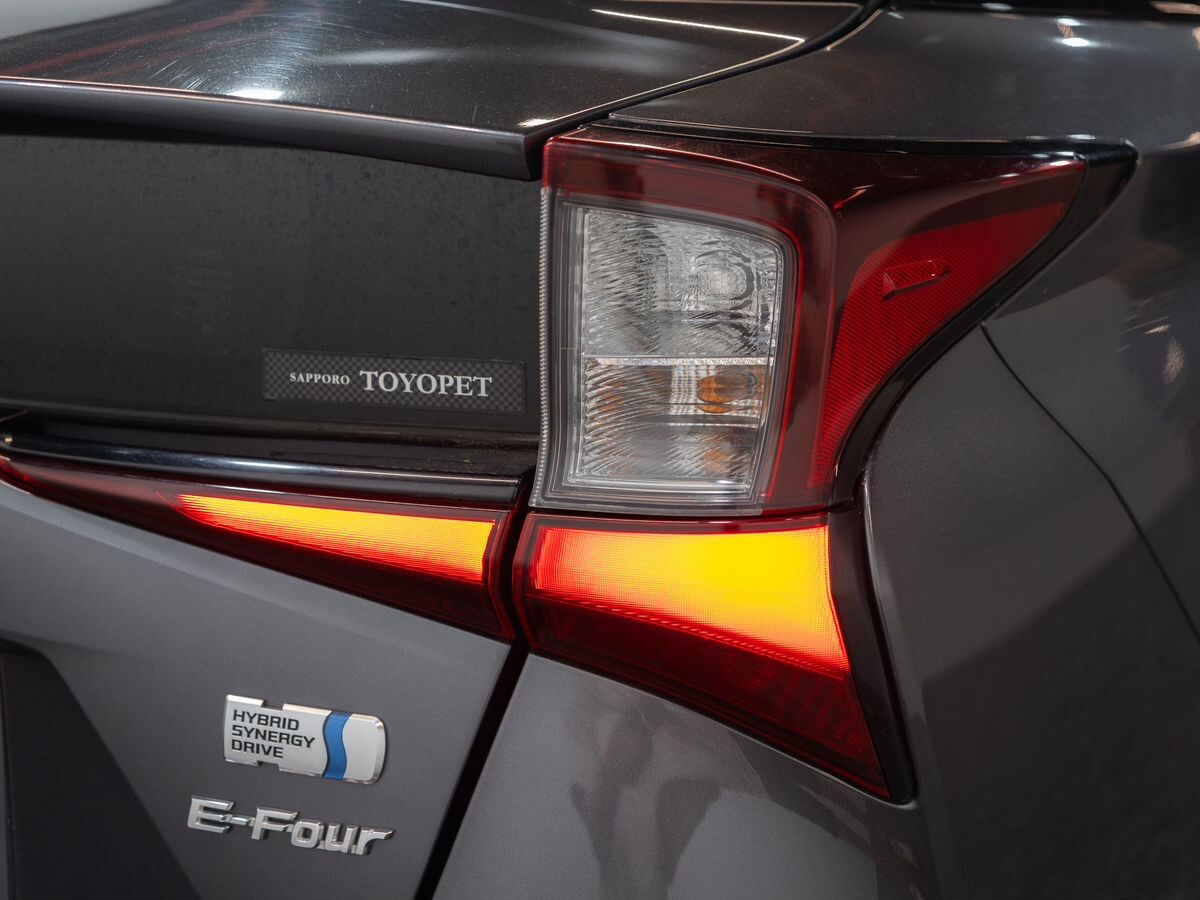 Toyota Prius 2019 - фото автомобиля