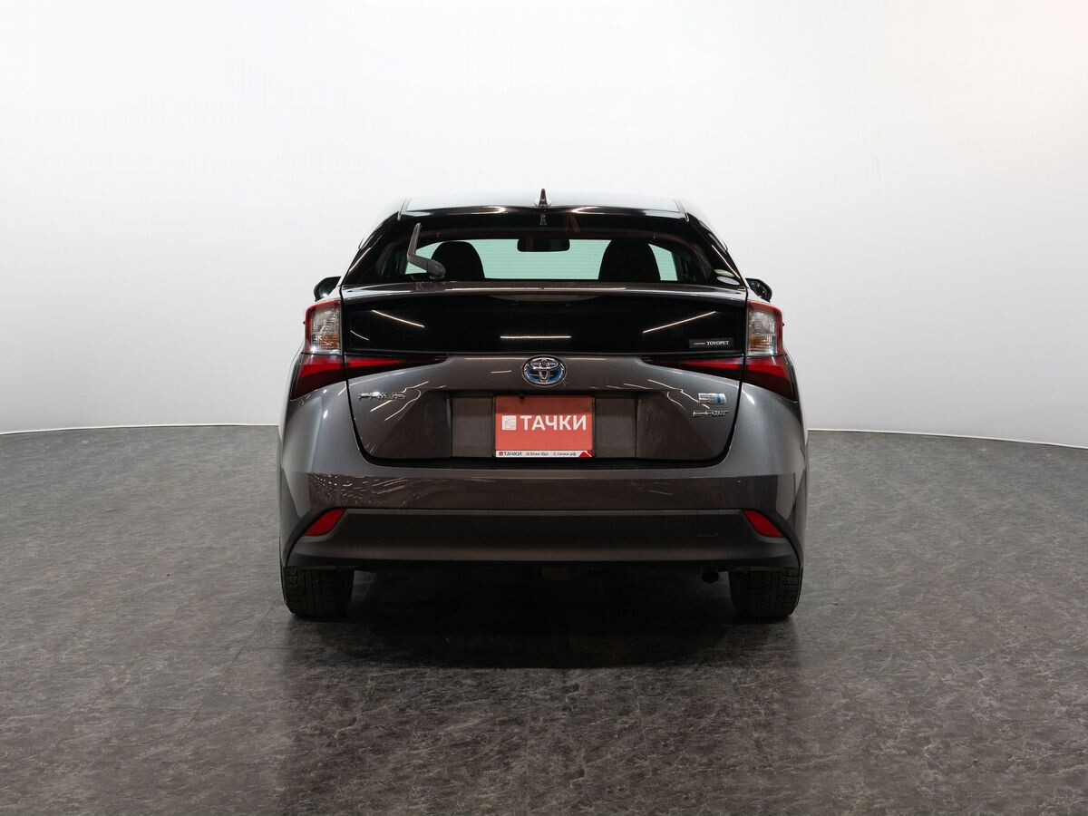 Toyota Prius 2019 - фото автомобиля
