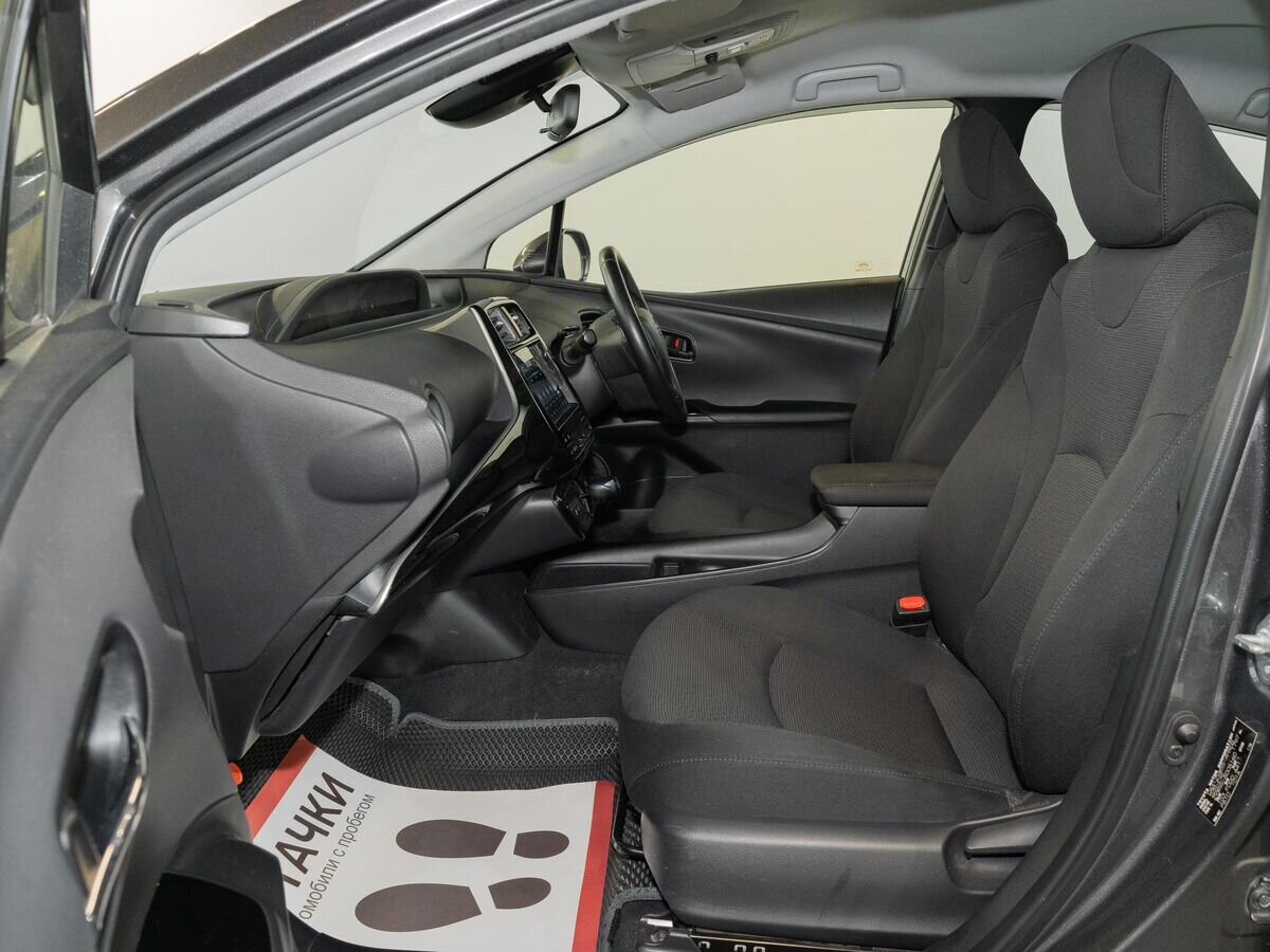 Toyota Prius 2019 - фото автомобиля