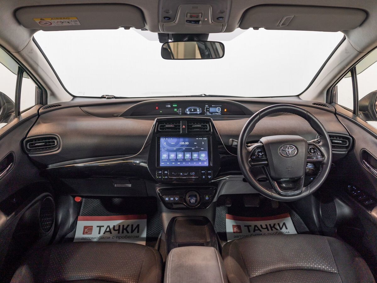 Toyota Prius 2019 - фото автомобиля