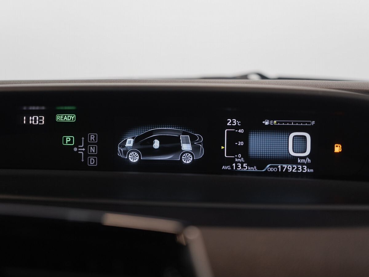 Toyota Prius 2019 - фото автомобиля