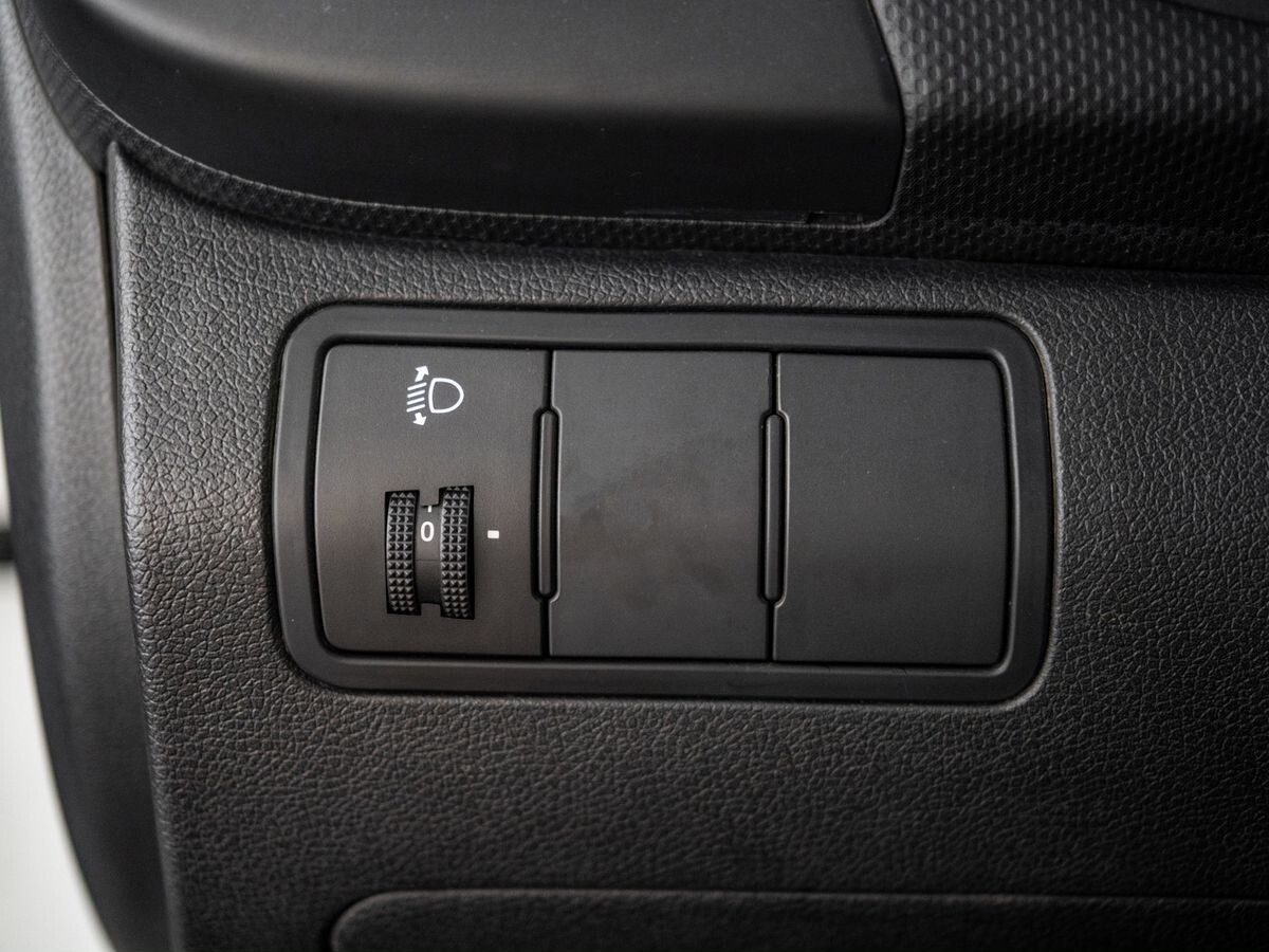 Hyundai Solaris 2011 - фото автомобиля