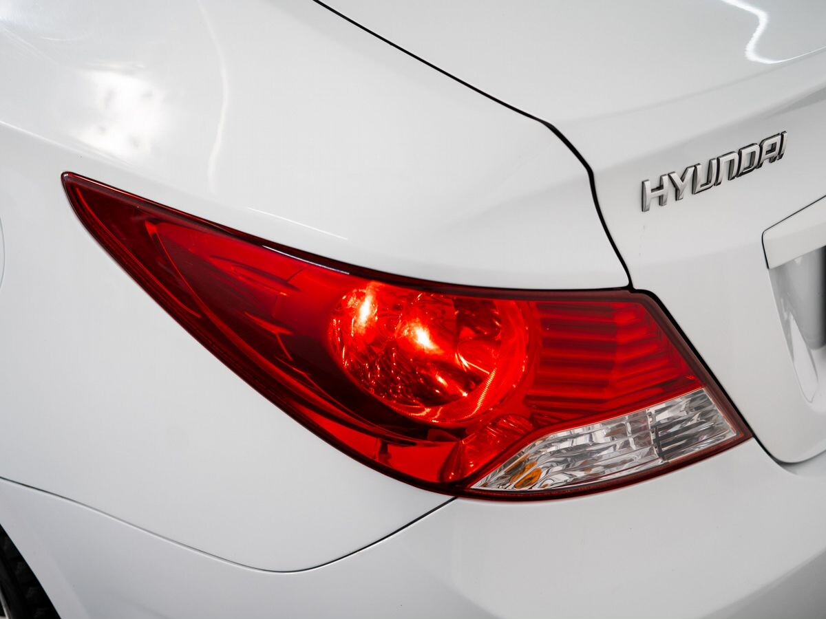 Hyundai Solaris 2011 - фото автомобиля