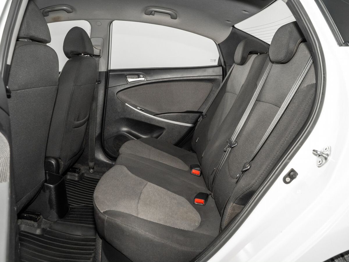 Hyundai Solaris 2011 - фото автомобиля