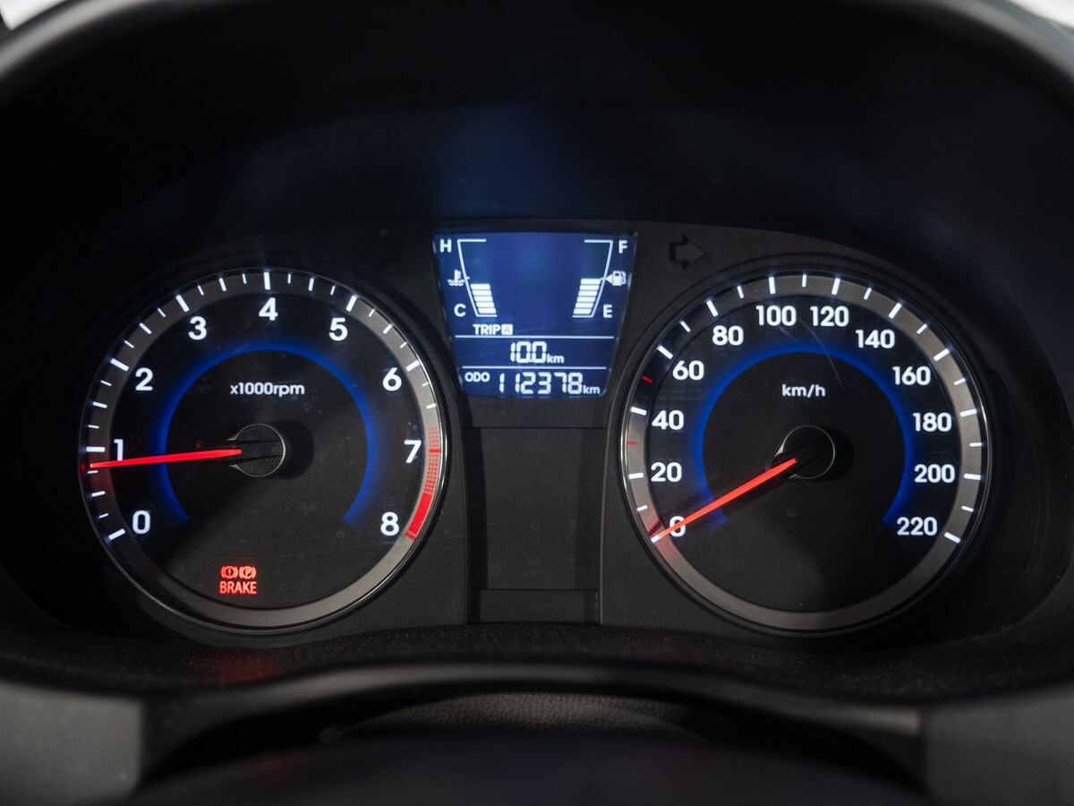 Hyundai Solaris 2011 - фото автомобиля
