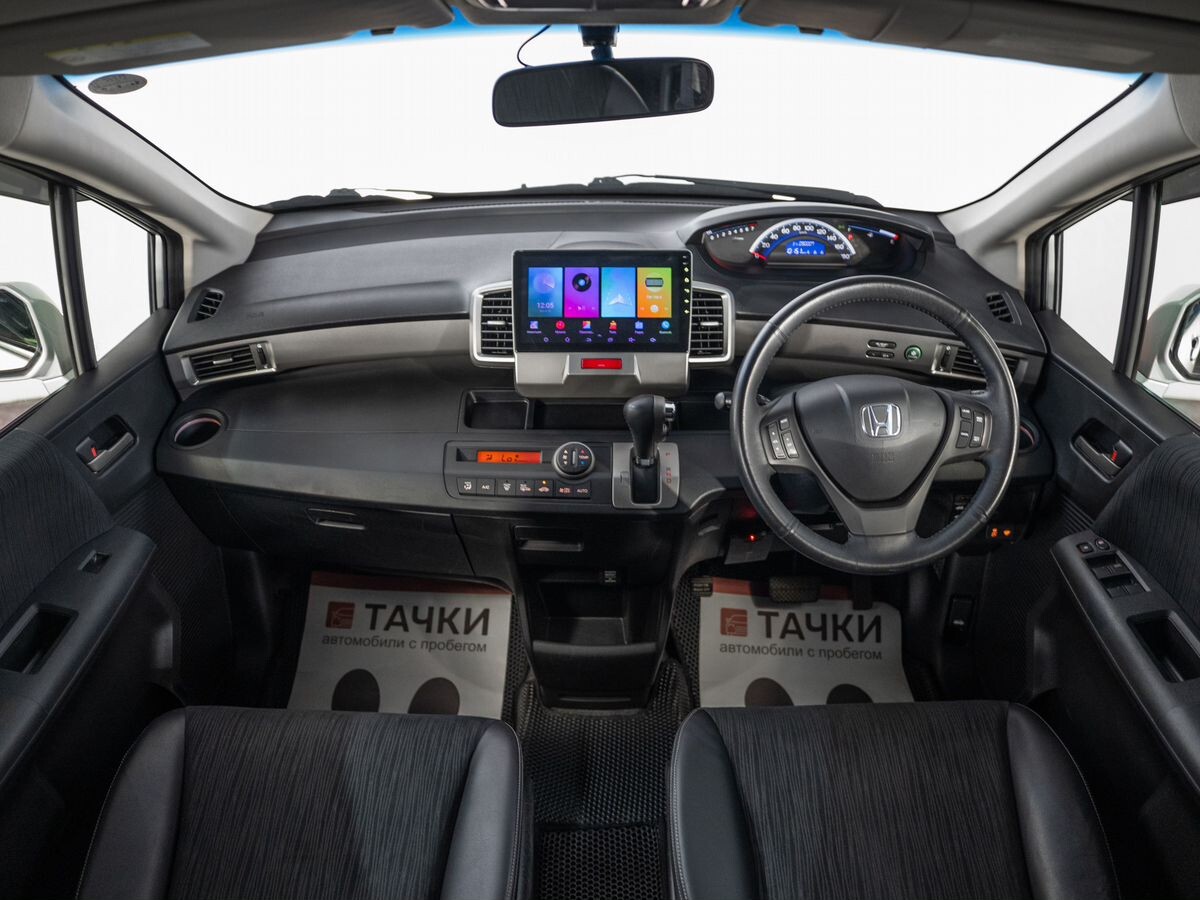 Honda Freed 2012 - фото автомобиля