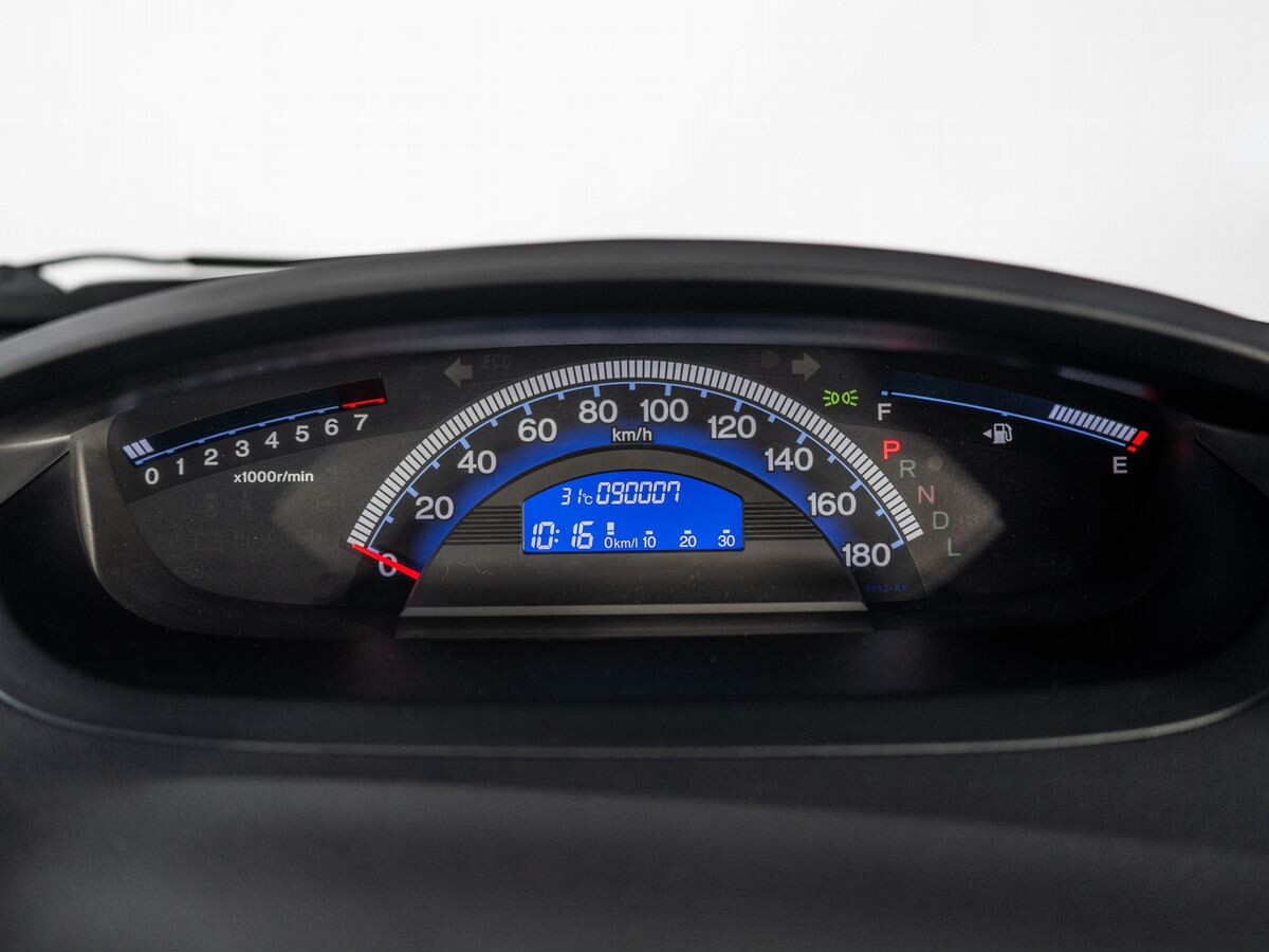Honda Freed 2012 - фото автомобиля