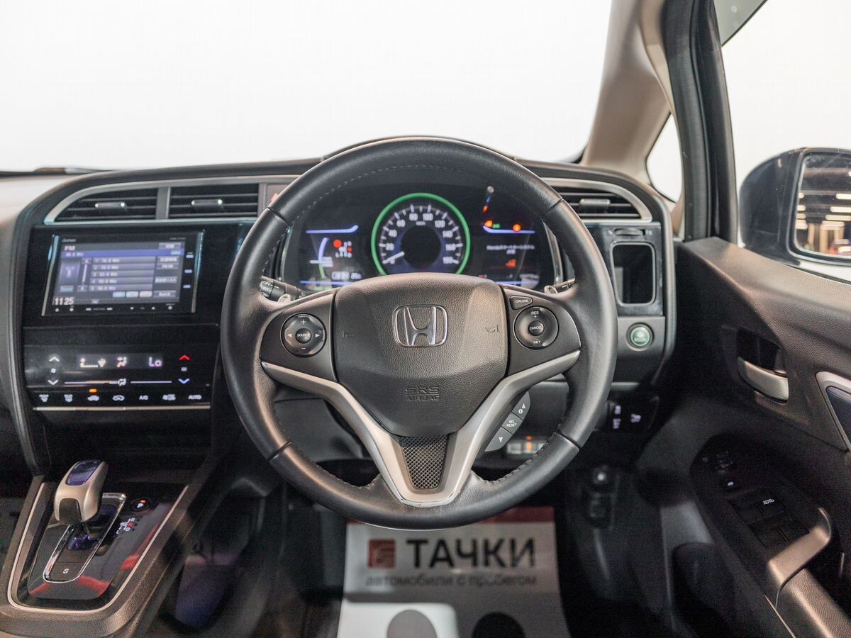 Honda Shuttle 2015 - фото автомобиля