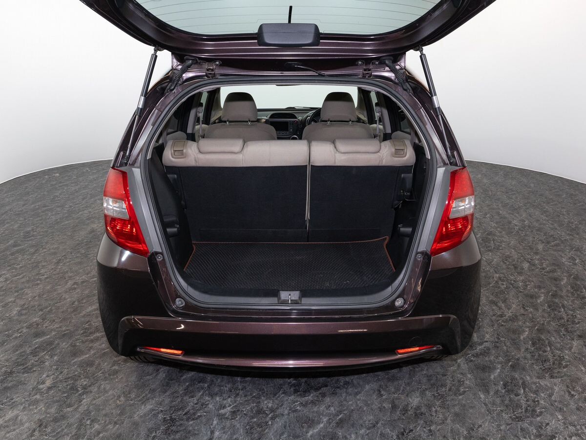 Honda Fit 2011 - фото автомобиля