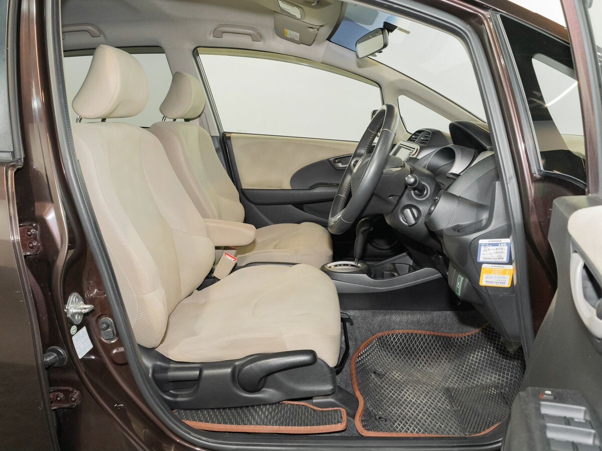 Honda Fit 2011 - фото автомобиля