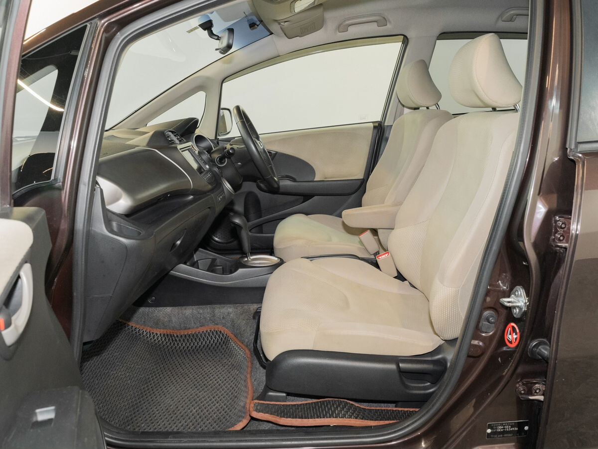 Honda Fit 2011 - фото автомобиля