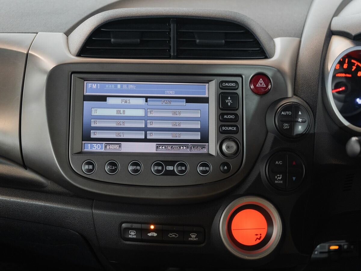 Honda Fit 2011 - фото автомобиля