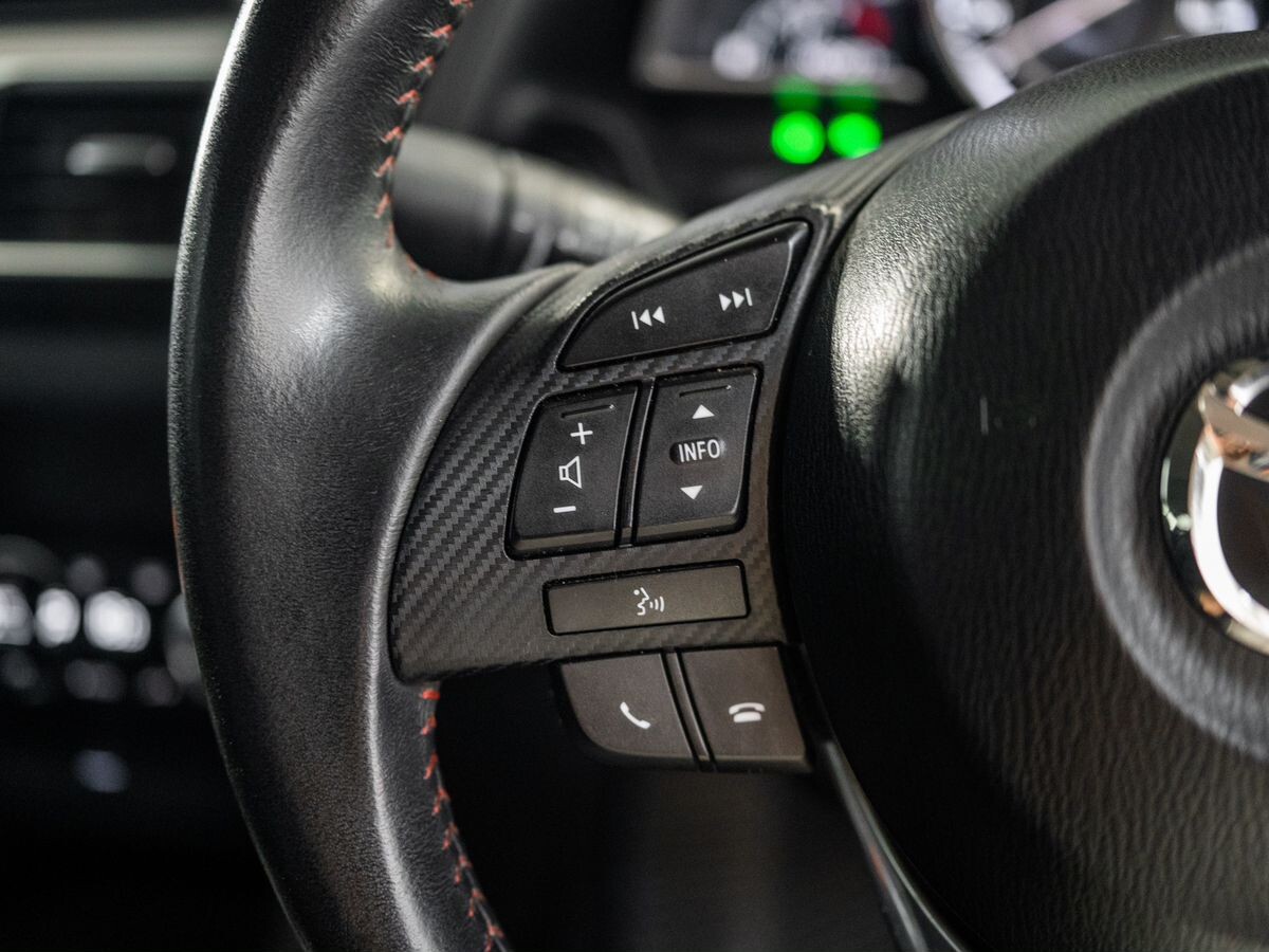Mazda Axela 2014 - фото автомобиля