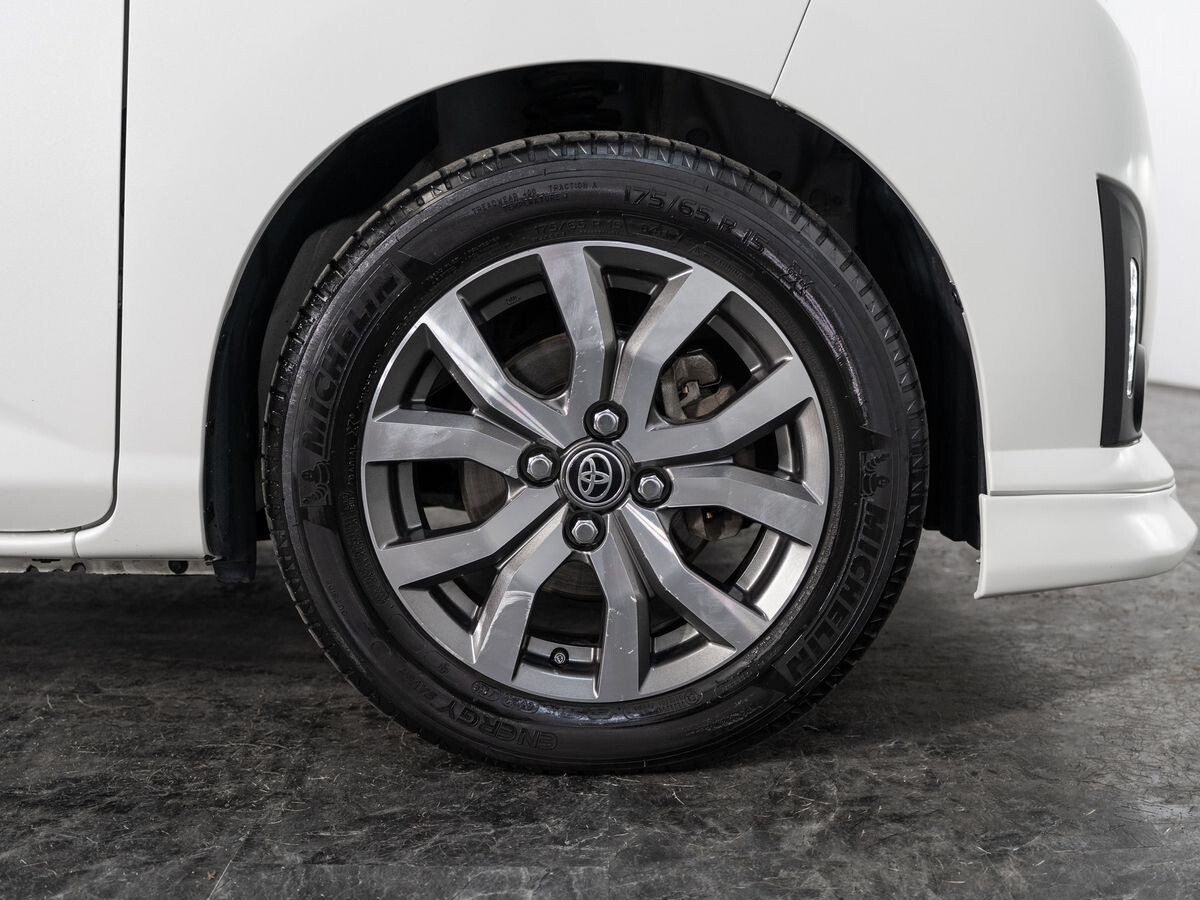 Toyota Roomy 2018 - фото автомобиля