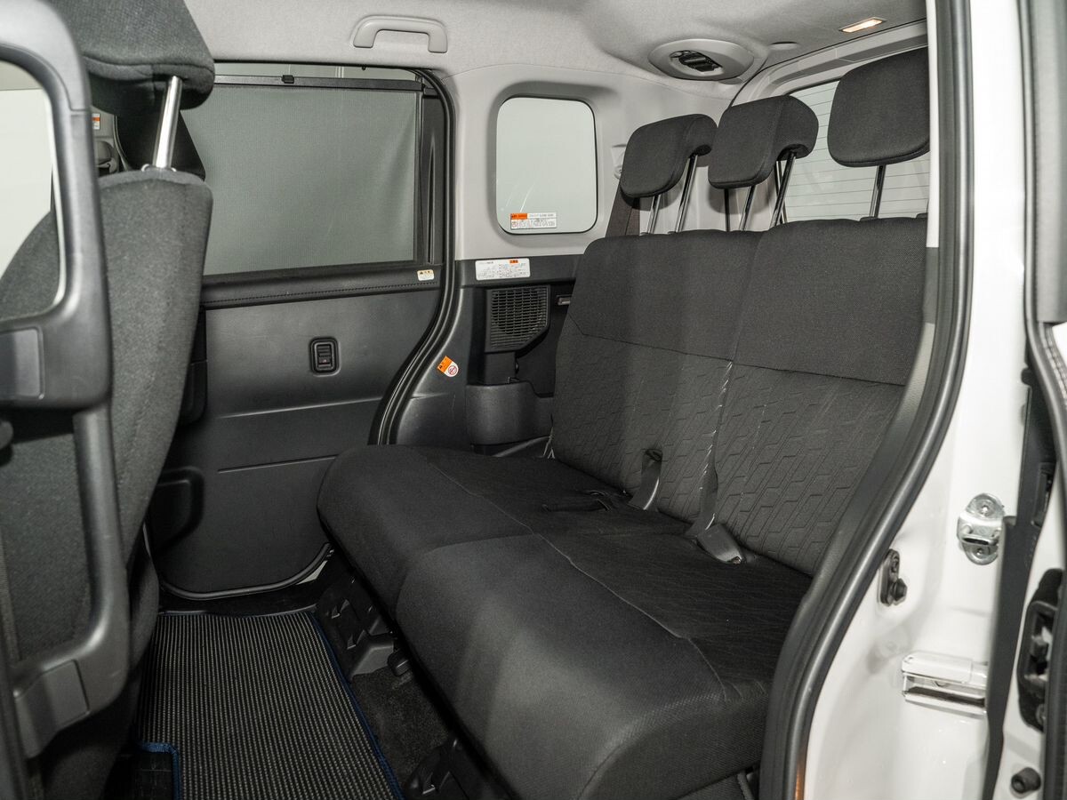 Toyota Roomy 2018 - фото автомобиля