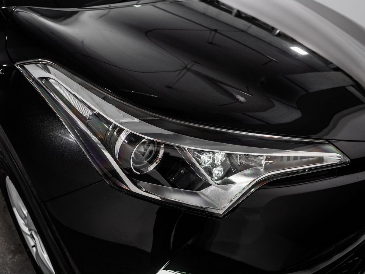 Toyota C-HR 2017 - фото автомобиля