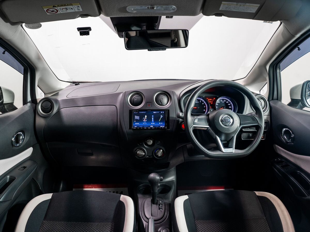 Nissan Note 2018 - фото автомобиля