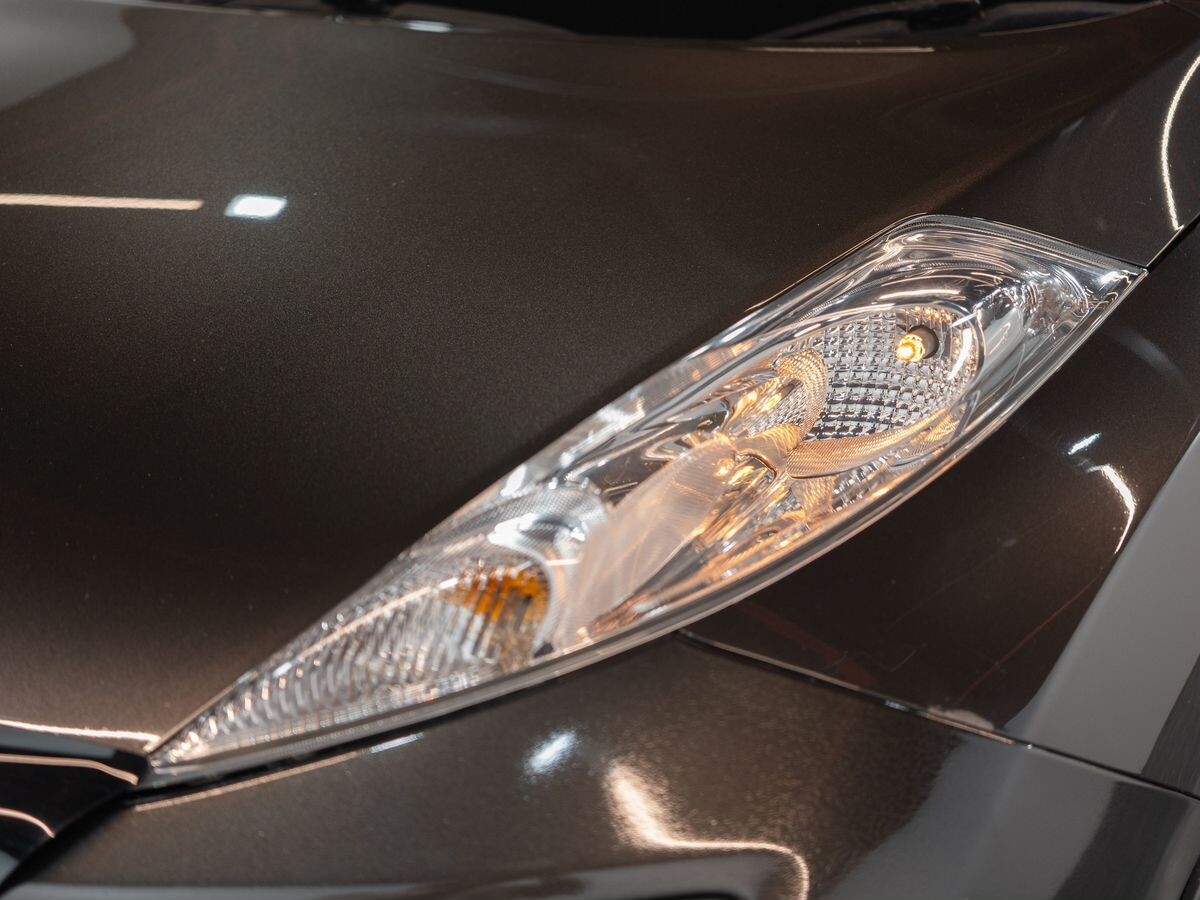 Nissan Juke 2011 - фото автомобиля