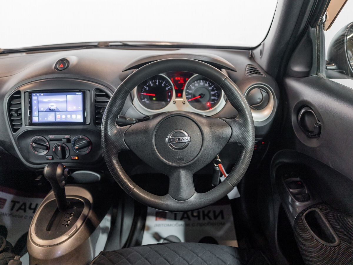 Nissan Juke 2011 - фото автомобиля