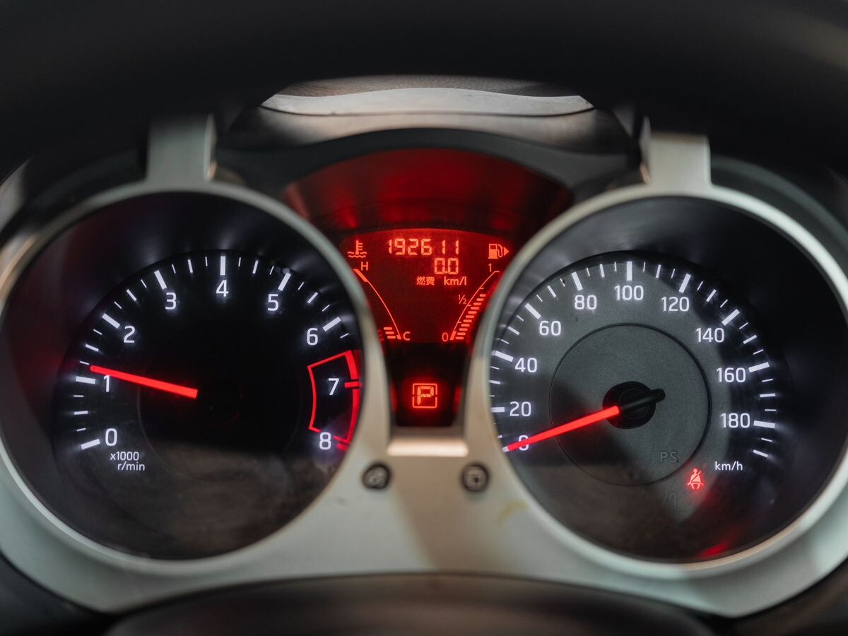 Nissan Juke 2011 - фото автомобиля