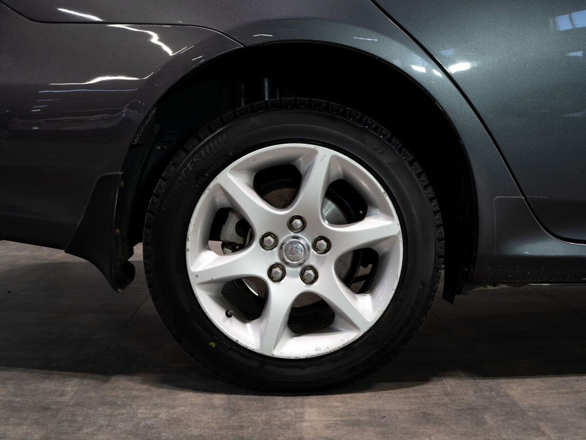 Toyota Corolla 2012 - фото автомобиля