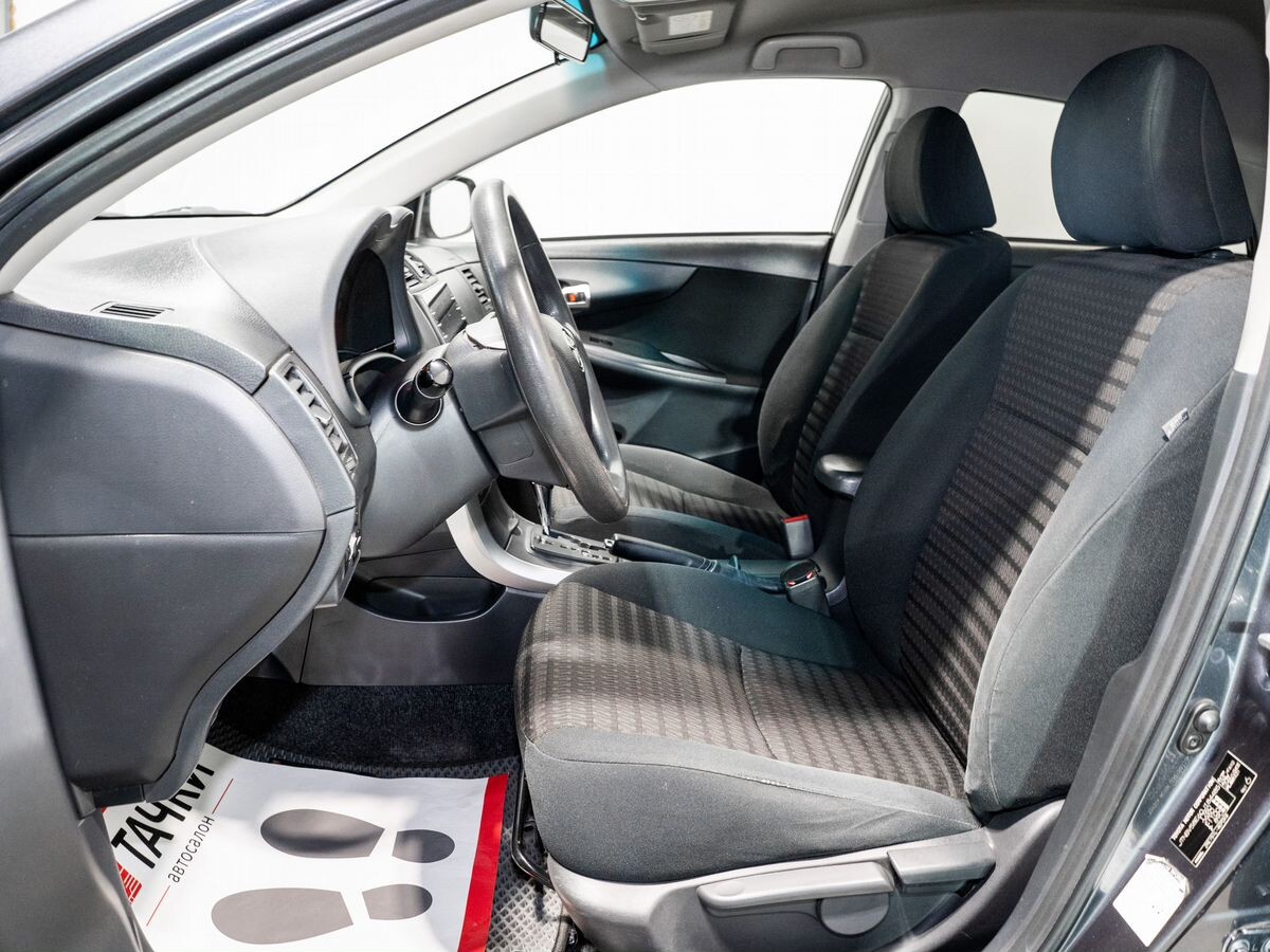 Toyota Corolla 2012 - фото автомобиля