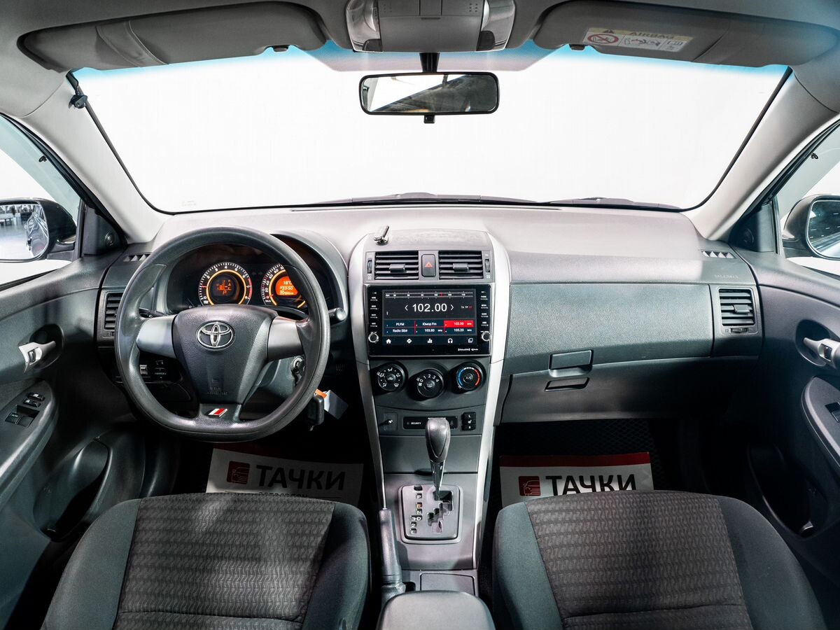 Toyota Corolla 2012 - фото автомобиля