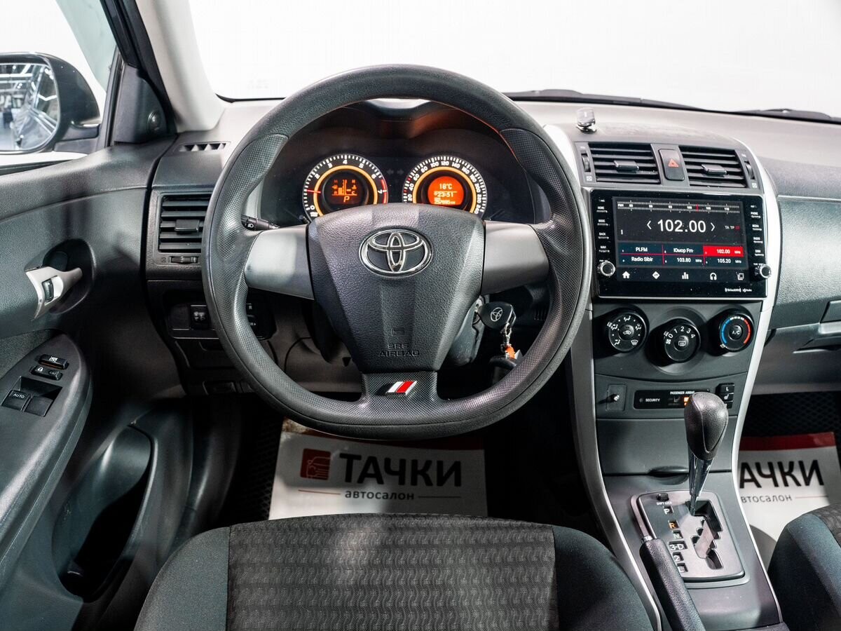 Toyota Corolla 2012 - фото автомобиля