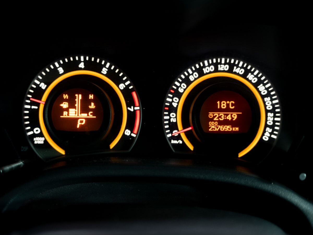 Toyota Corolla 2012 - фото автомобиля