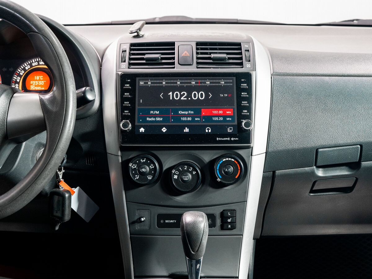 Toyota Corolla 2012 - фото автомобиля
