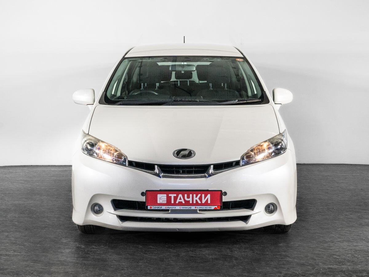 Toyota Wish 2012 - фото автомобиля