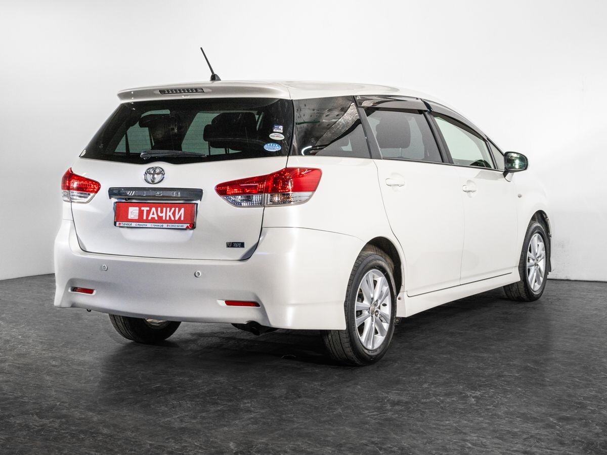 Toyota Wish 2012 - фото автомобиля