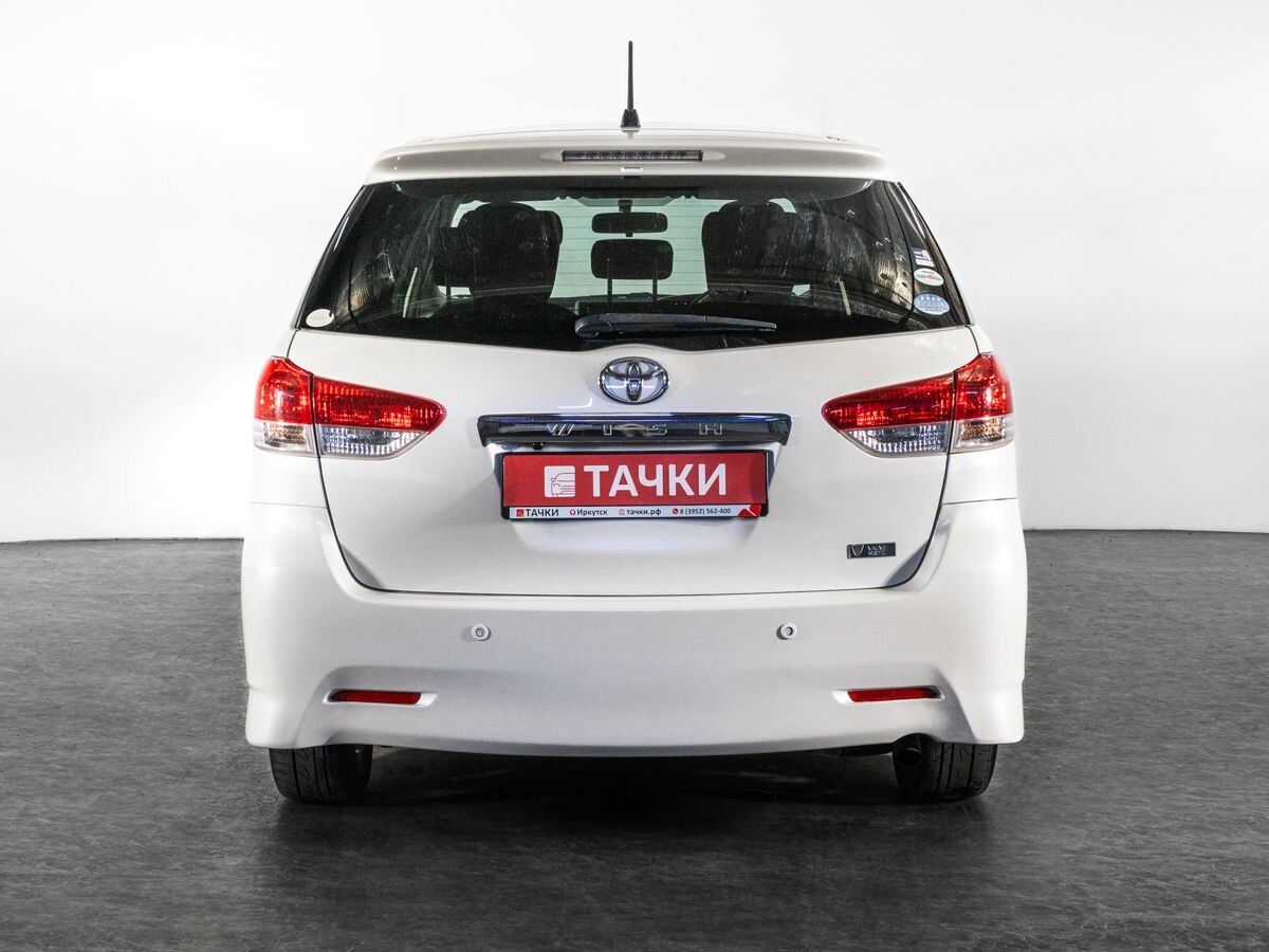 Toyota Wish 2012 - фото автомобиля