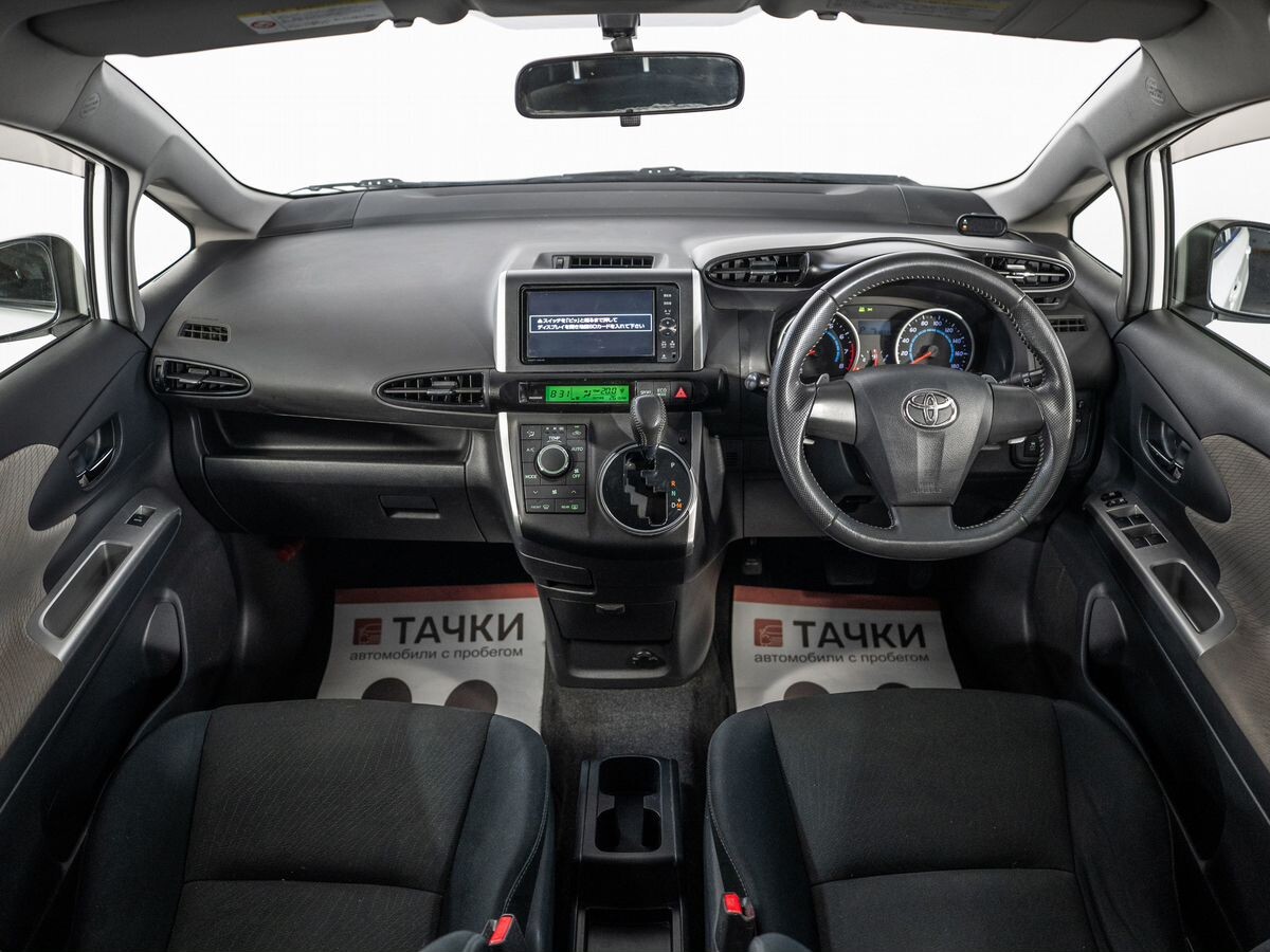 Toyota Wish 2012 - фото автомобиля