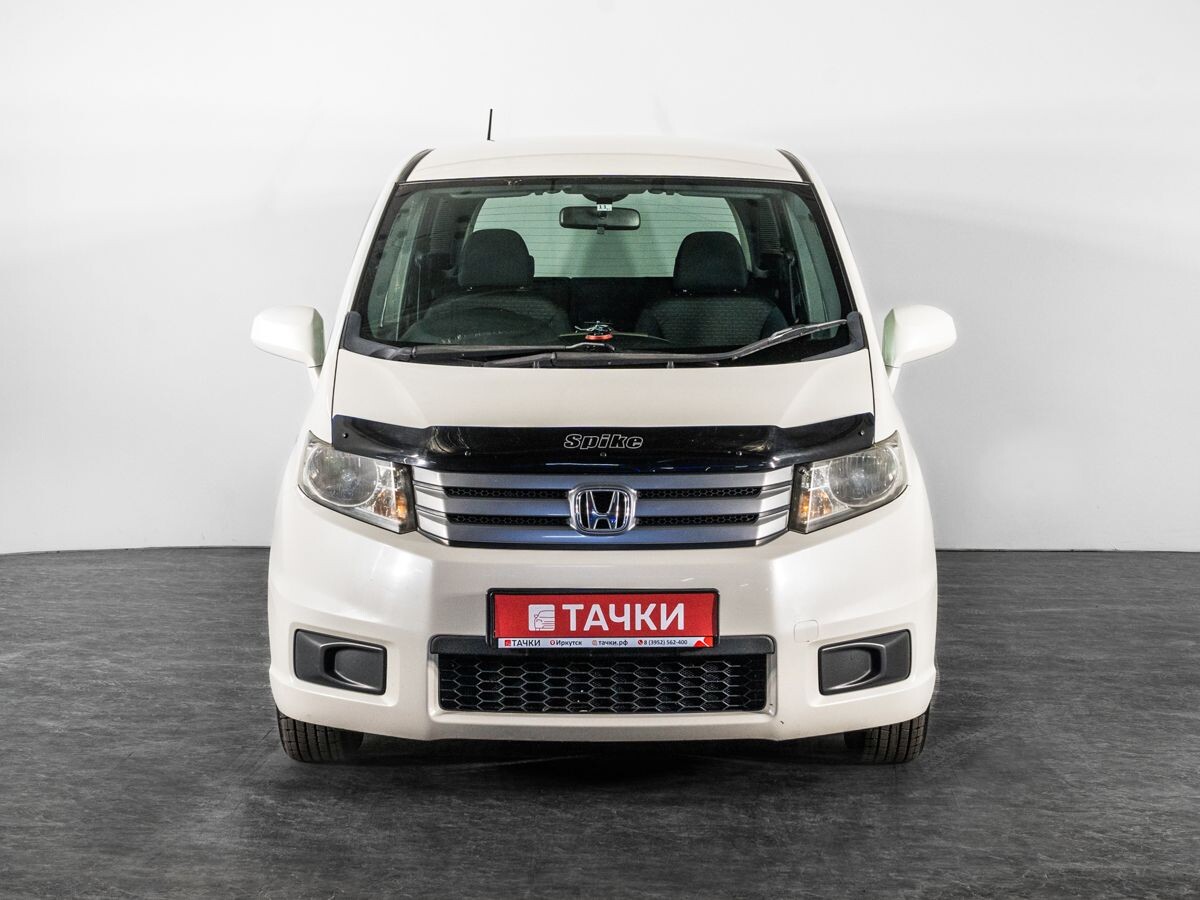 Honda Freed Spike 2010 - фото автомобиля