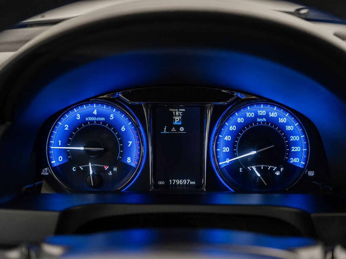 Toyota Camry 2014 - фото автомобиля