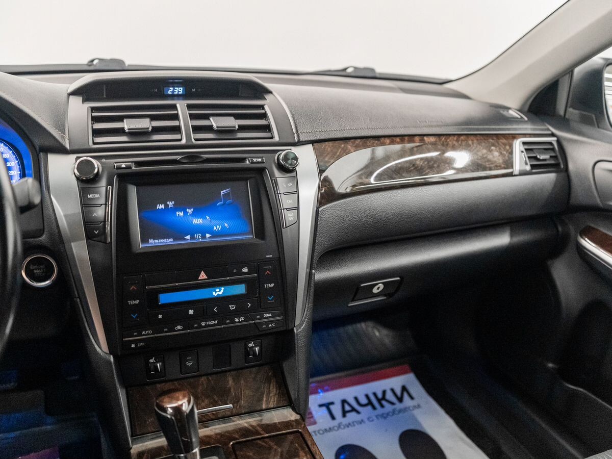 Toyota Camry 2014 - фото автомобиля