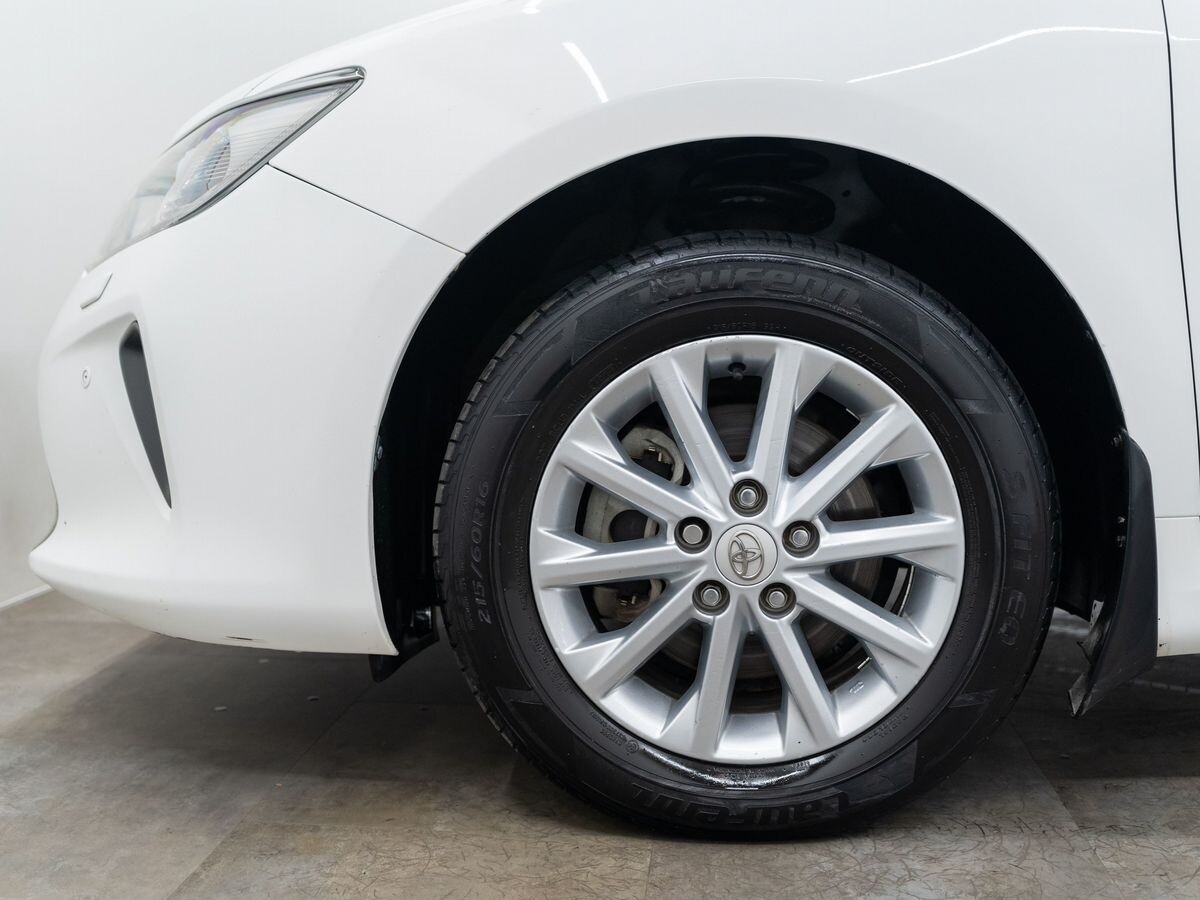 Toyota Camry 2014 - фото автомобиля