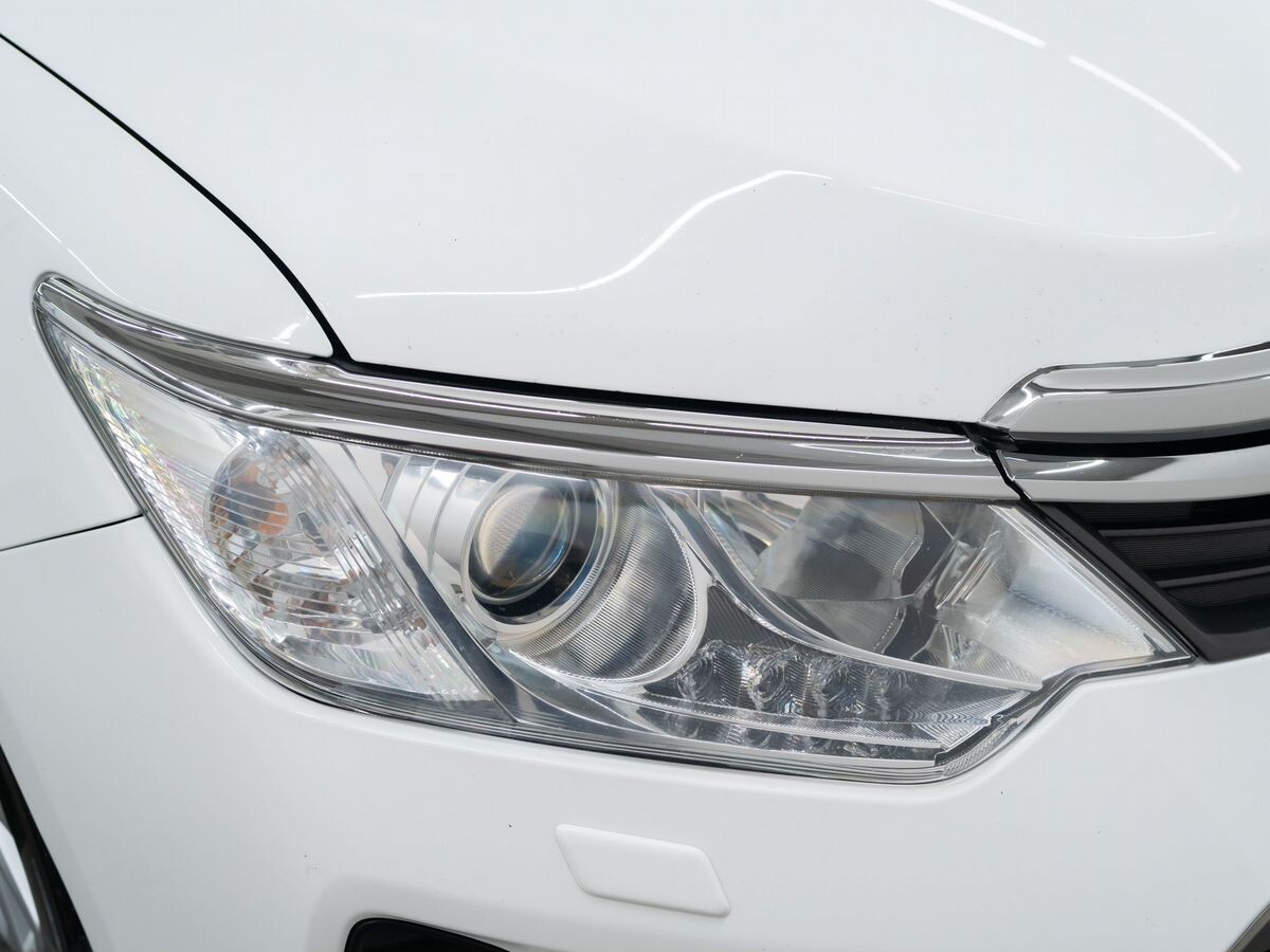 Toyota Camry 2014 - фото автомобиля