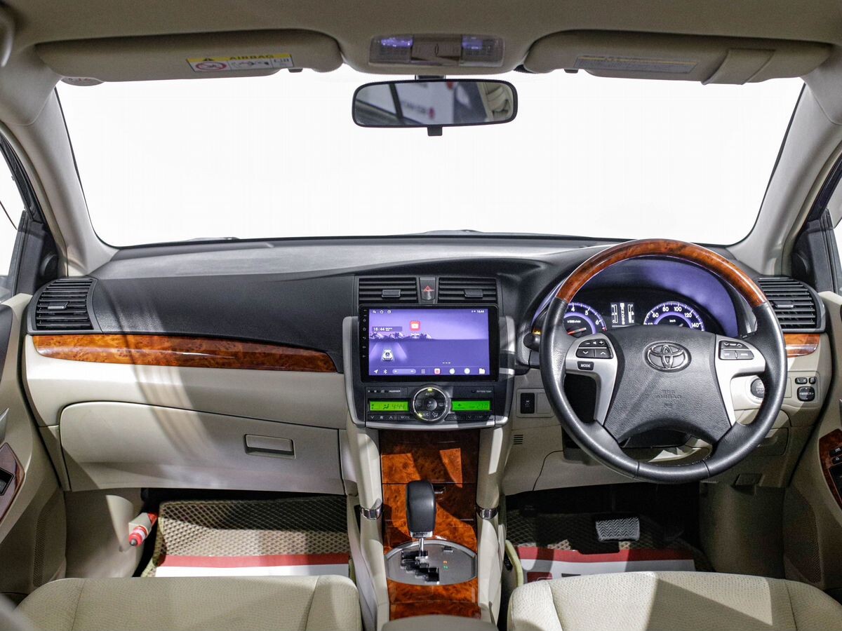 Toyota Premio 2015 - фото автомобиля