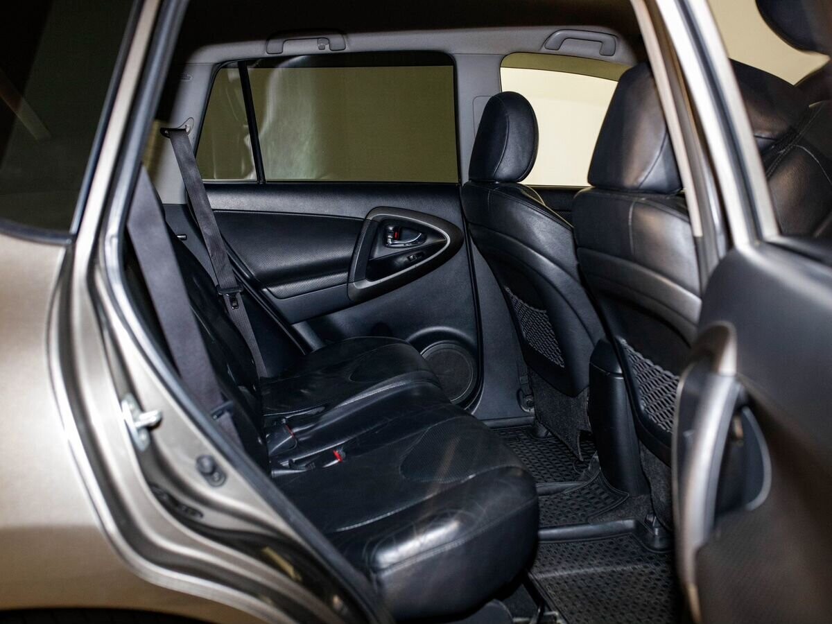 Toyota RAV4 2012 - фото автомобиля