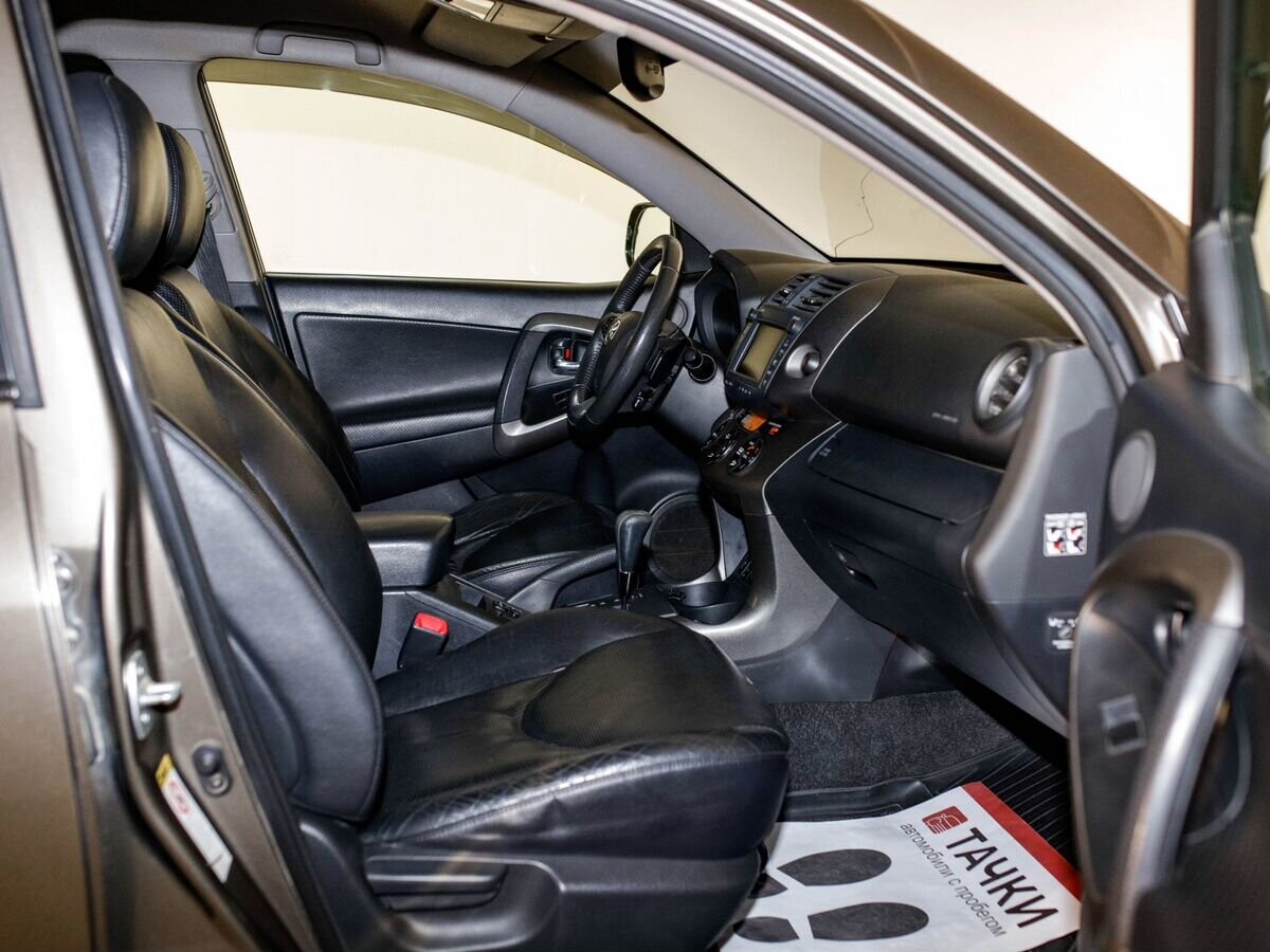 Toyota RAV4 2012 - фото автомобиля