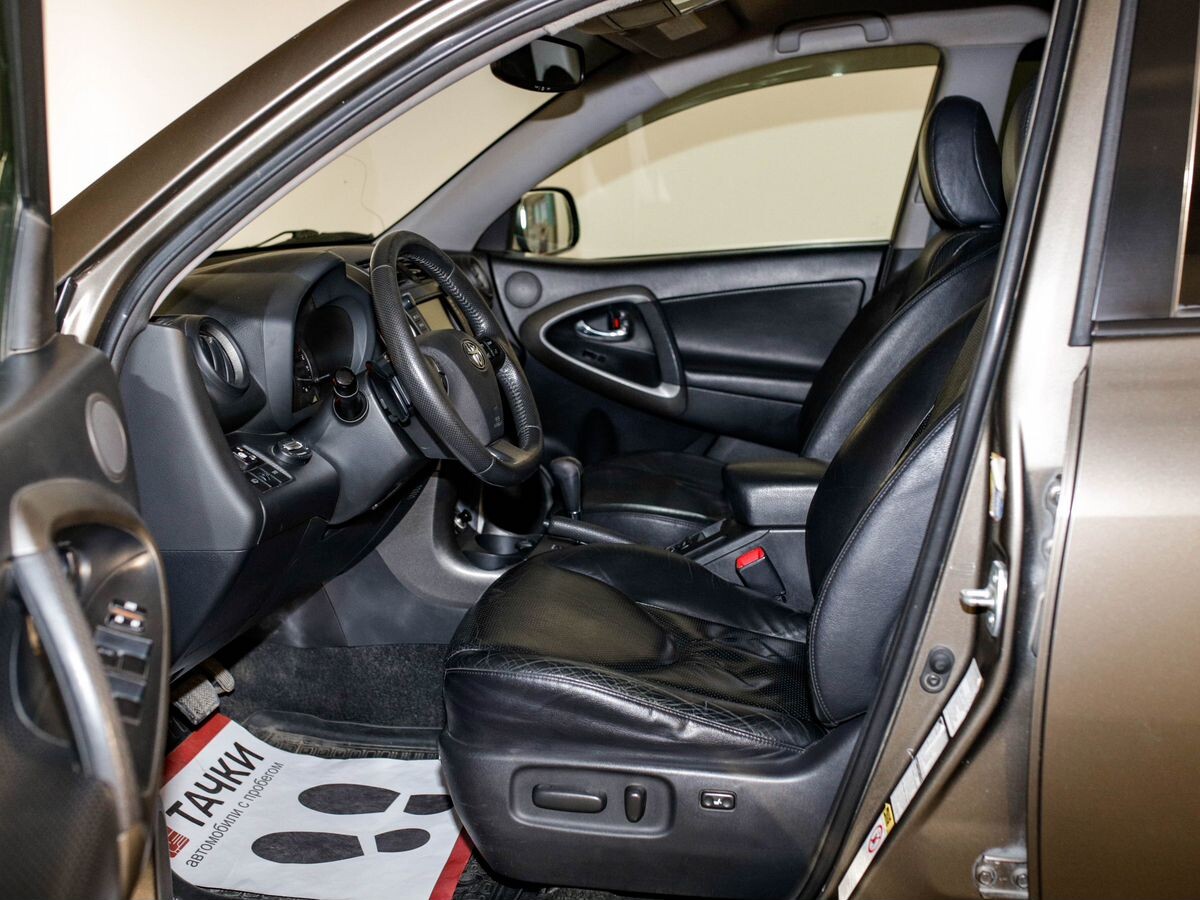 Toyota RAV4 2012 - фото автомобиля