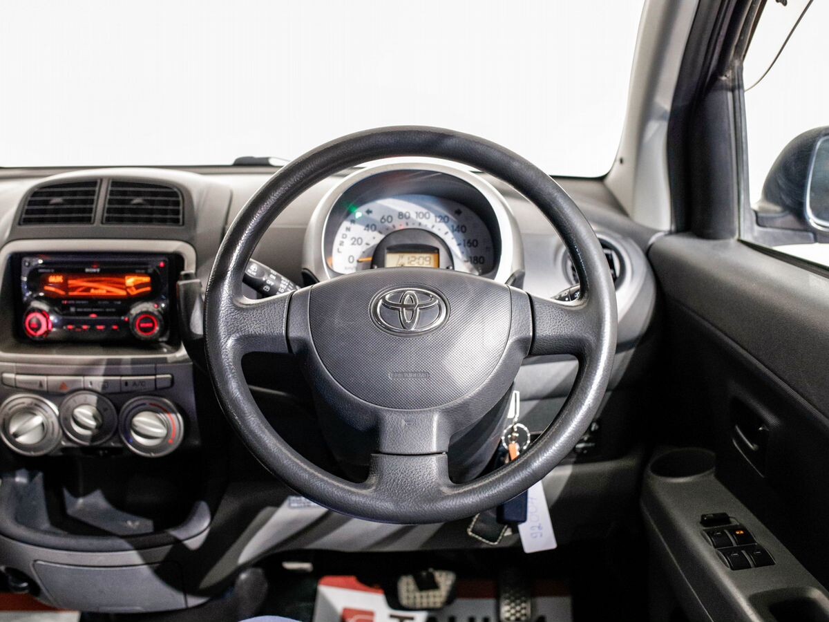 Toyota Passo 2009 - фото автомобиля
