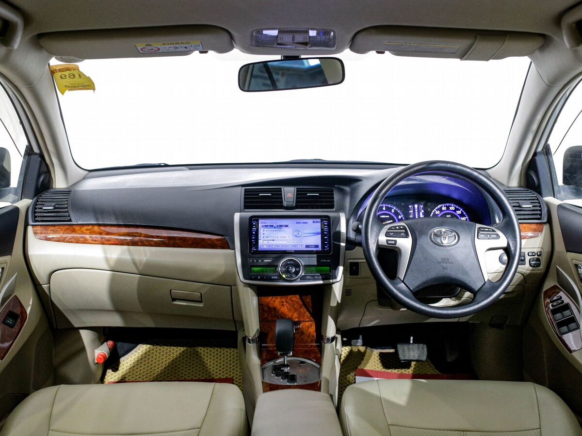Toyota Premio 2015 - фото автомобиля