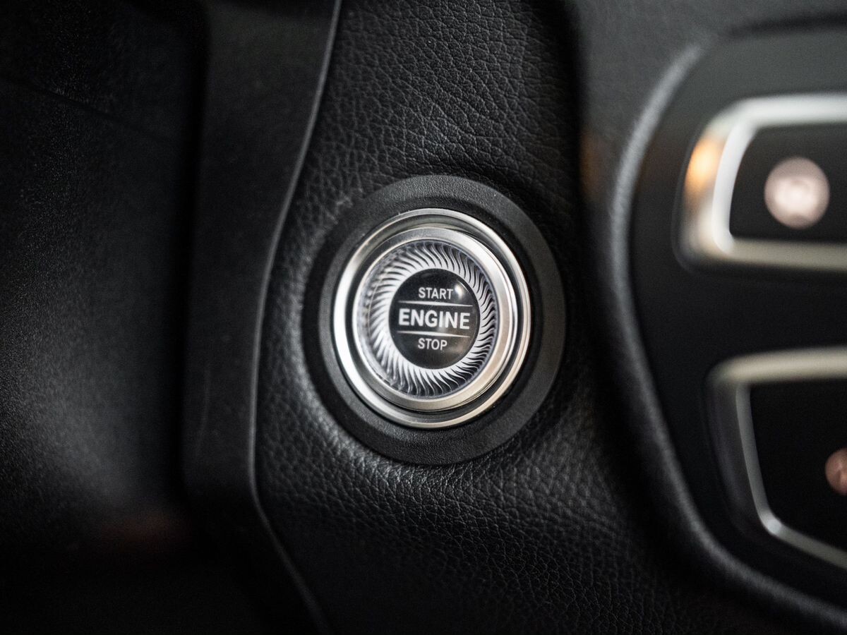 Mercedes-Benz C-Class 2019 - фото автомобиля