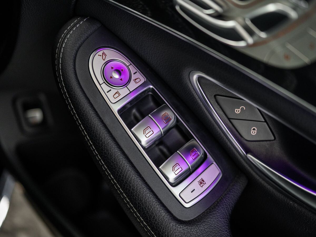 Mercedes-Benz C-Class 2019 - фото автомобиля